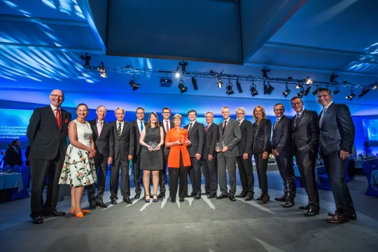 Preisträger und Jury des DW-Zukunftspreis der Immobilienwirtschaft Preisträger und Jury des DW-Zukunftspreis der Immobilienwirtschaft