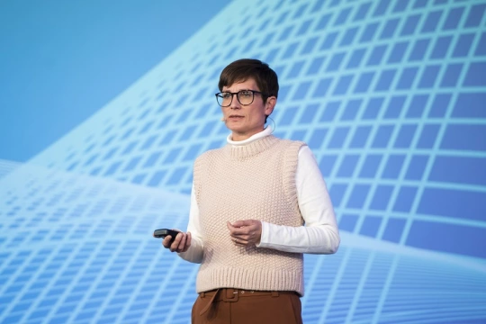 Katja Christahl, Solution Managerin Wodis Yuneo bei Aareon, zeigte auf dem Aareon Forum 2021 auf, wie mit Aareon BI schon heute der Grundstein für die Zukunft rund um Big Data gelegt werden kann. (Foto: Angelika Stehle, Wiesbaden)