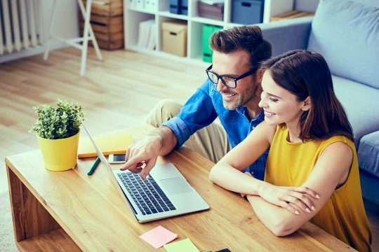 couple with laptop