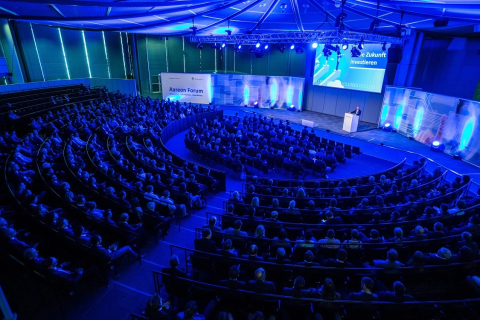 Im Fokus des Aareon Forums stehen innovative digitale Trends, IT-Lösungen, Datenschutz, Vernetzung und PropTechs. Im Fokus des Aareon Forums stehen innovative digitale Trends, IT-Lösungen, Datenschutz, Vernetzung und PropTechs.