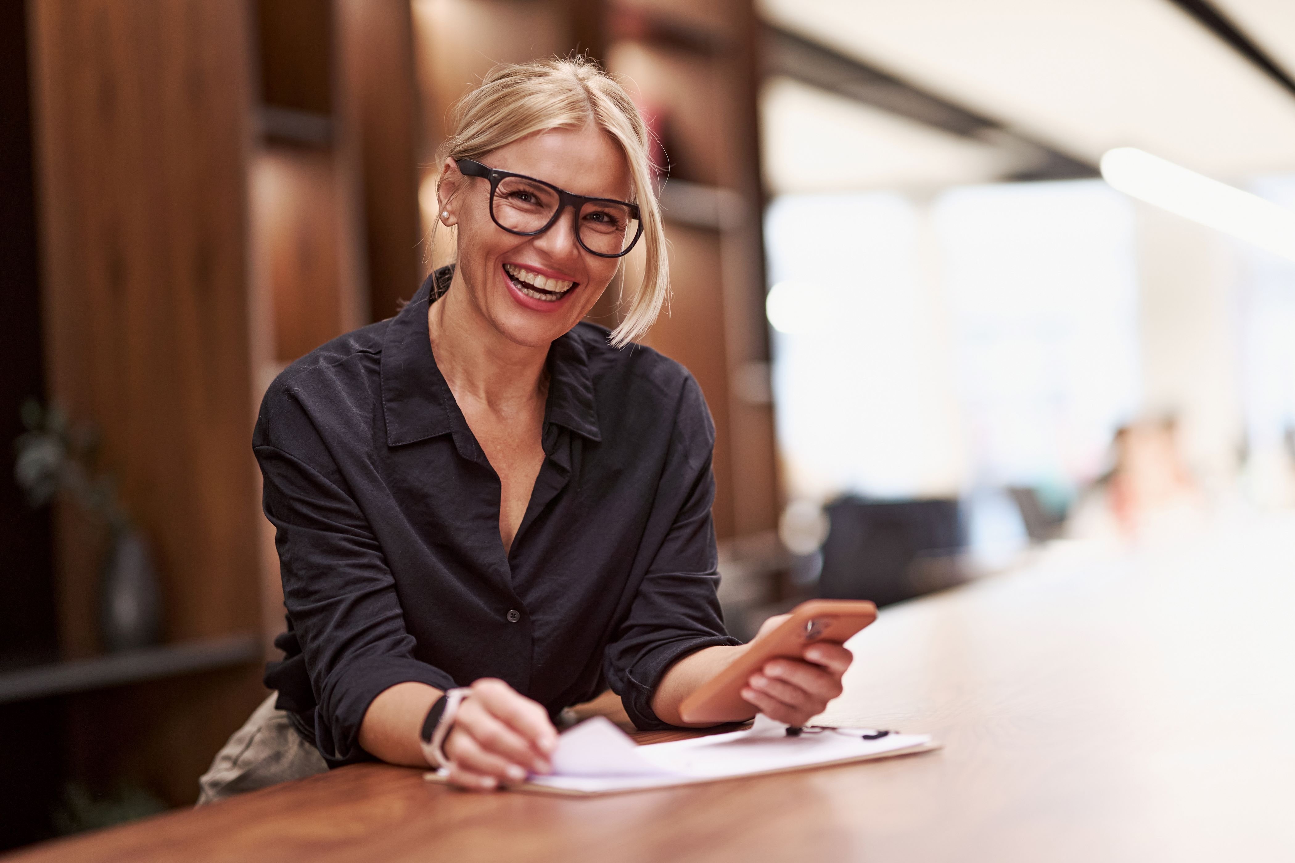 Business Woman_AdobeStock_1099584373_web