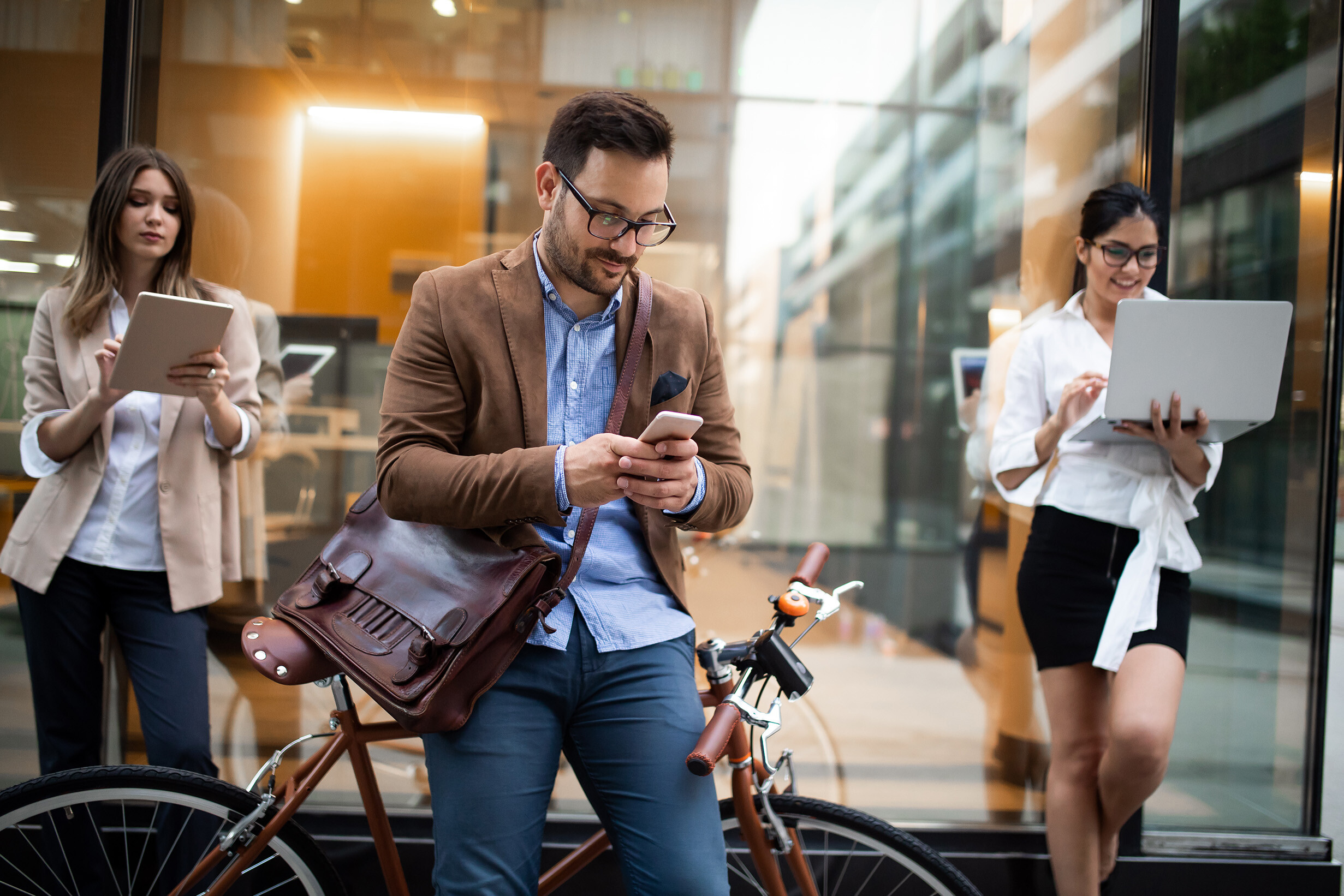 People_Devices_Bike_AdobeStock_277165317