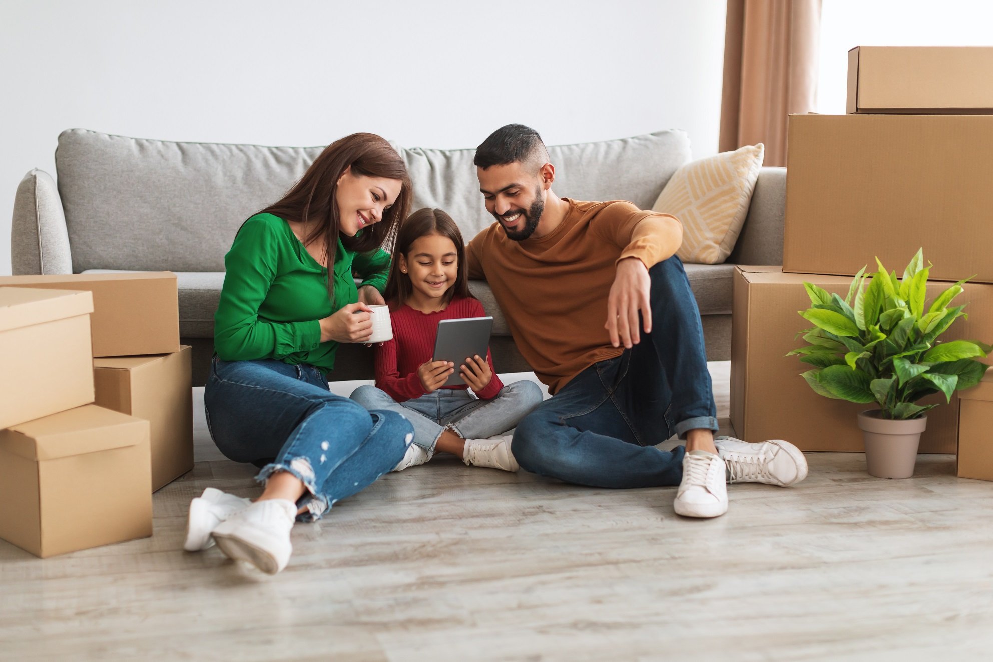 People_Tablet_AdobeStock_470829740